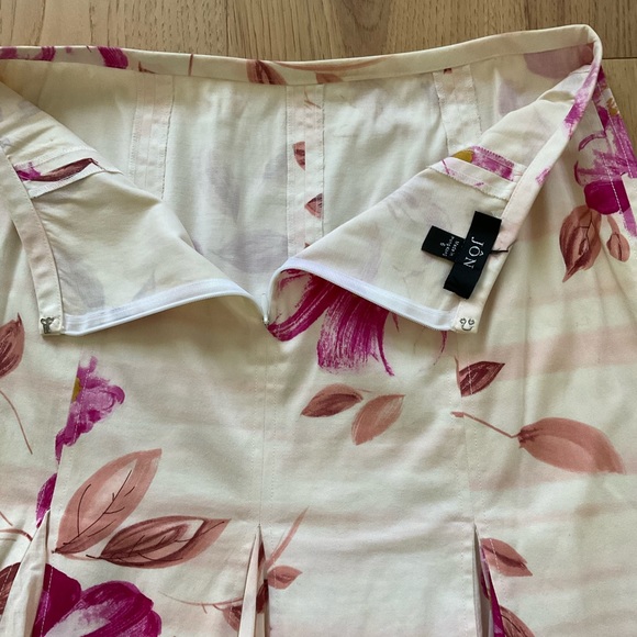 Jon Pink and Creme Floral Skirt, Size 6 - Picture 3 of 6